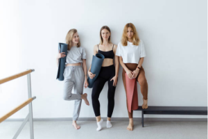 A Guide to Comfortable Yoga Pants for a Gentle Recovery Day