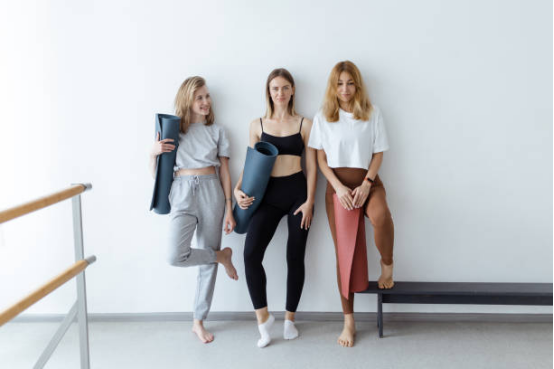 A Guide to Comfortable Yoga Pants for a Gentle Recovery Day